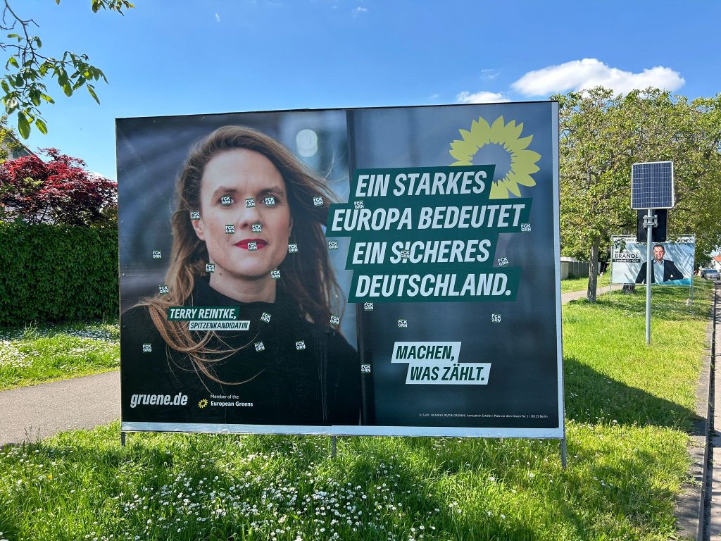 Plakatbeschädigung Bündnis90/Die Grünen in Lingenfeld