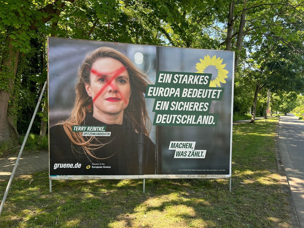 Plakatbeschädigung Bündnis90/Die Grünen in Bellheim